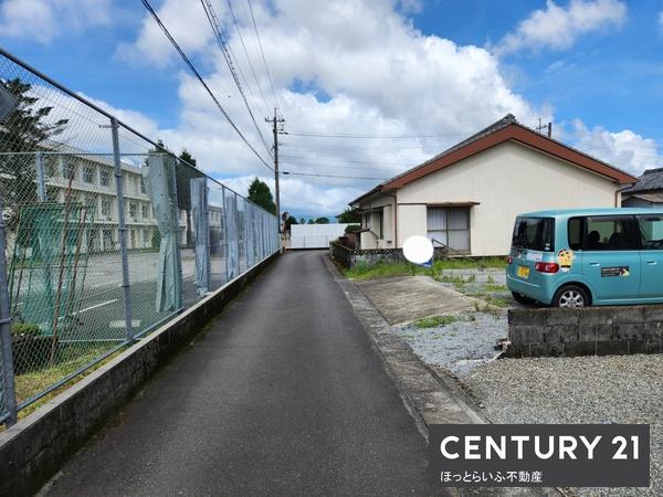 高校が近い場所に６０坪の土地が出ました