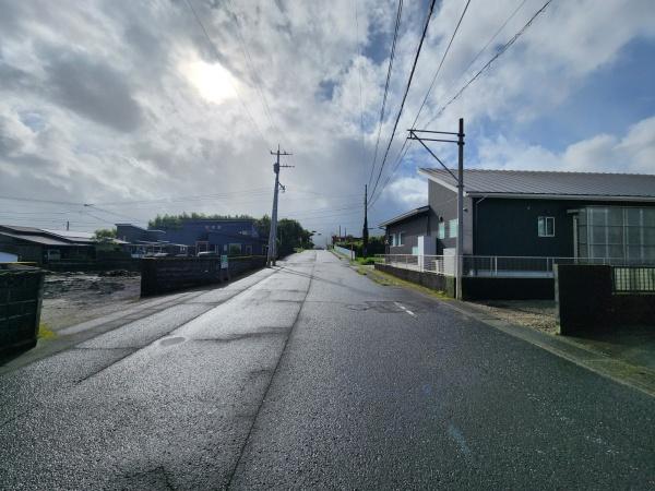 静かな場所にある二区画の土地です