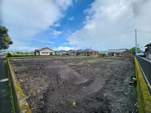 静かな場所にある４区画の土地です