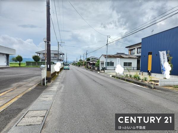 三股町のメイン道路から入った場所に新築モデルハウスが出ました