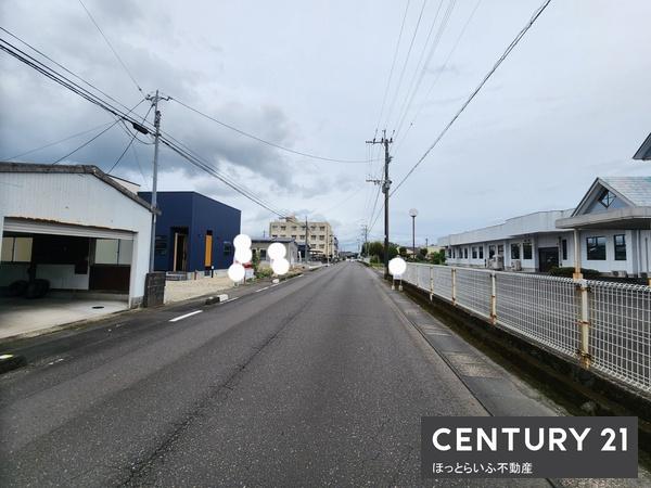 三股町のメイン道路から入った場所に新築モデルハウスが出ました