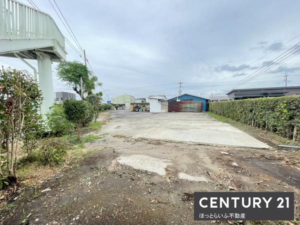 沖水小学校そばのまとまった敷地です
