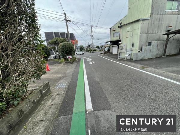 沖水小学校そばのまとまった敷地です