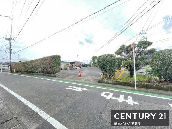 沖水小学校そばのまとまった敷地です