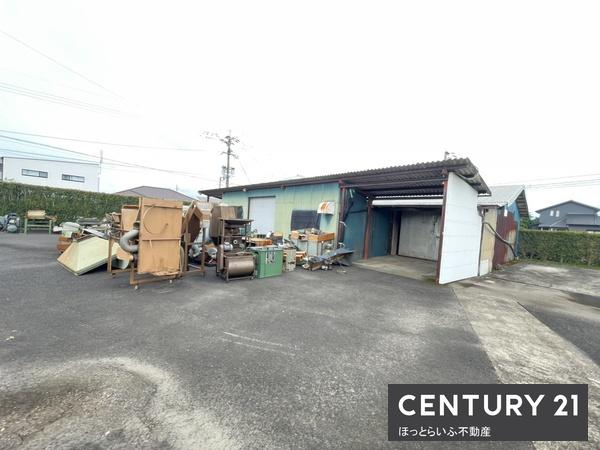 沖水小学校そばのまとまった敷地です