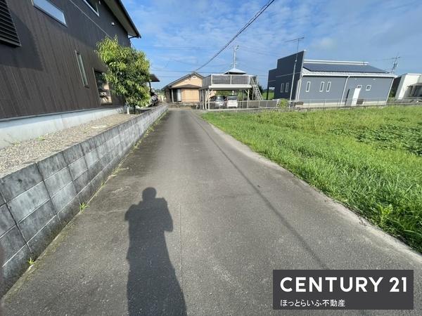 南向きの公道沿いの売地です！■接面16mで広々とした立地