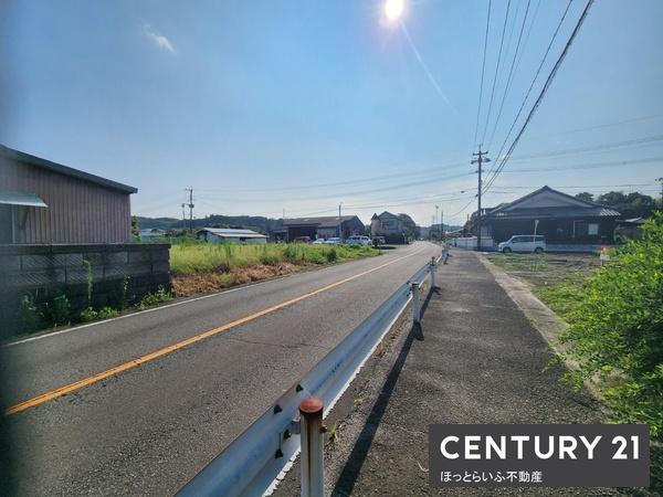 北諸県郡三股町大字餅原の土地(前面道路含む現地写真)