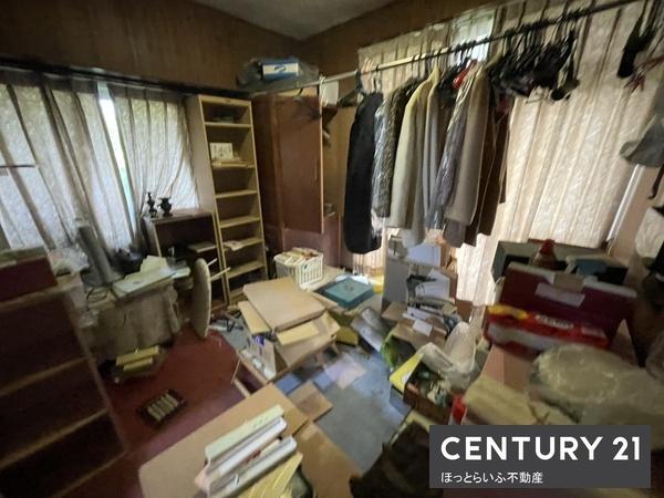 1階が事務所2階が住宅　駐車場4～5台駐車可能