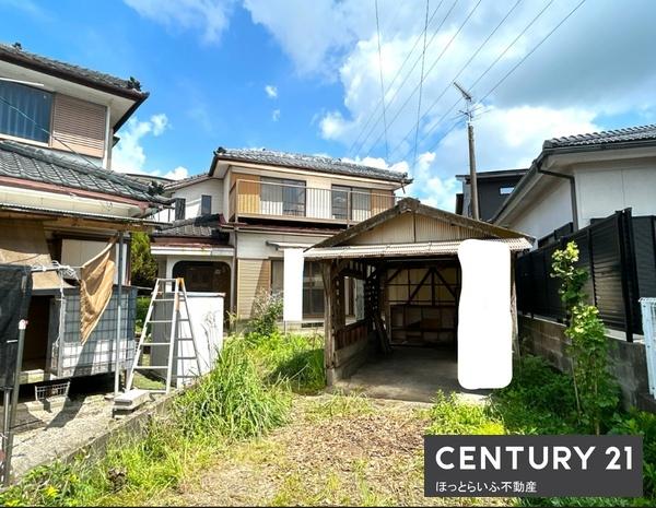 落ち着いた雰囲気の2階建て戸建家族が集まる3LDKの快適空間