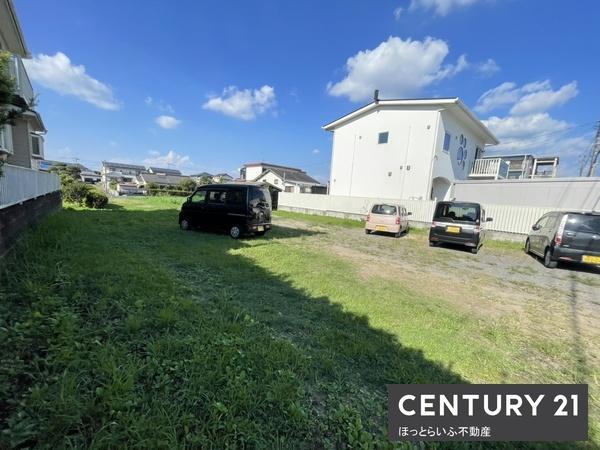 〇南向きの公道に接した売地！自由なプランニングが可能