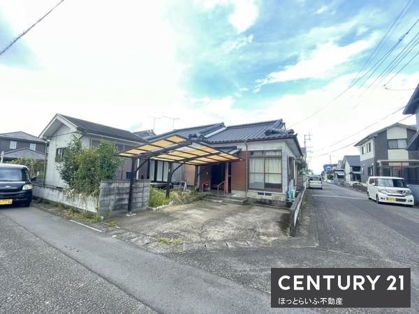 4DK平家建て中古住宅　カーポート付き