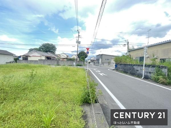 ■建築条件なしの自由な土地です■南向きの公道に接道