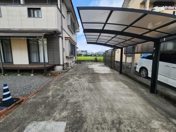 静かな住宅街にある中古住宅です