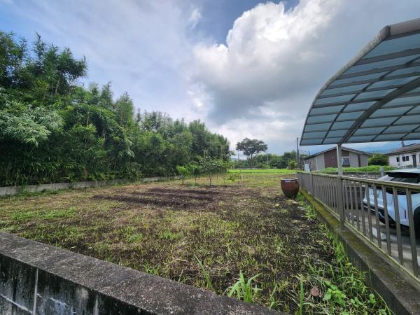 静かな場所にある100坪の土地です