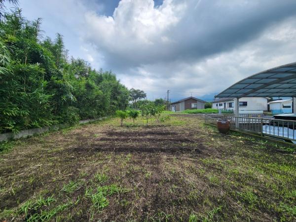 静かな場所にある100坪の土地です