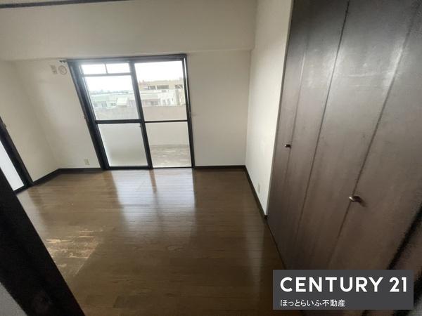 イオンモールまで歩いて5分圏内の中古マンションです
