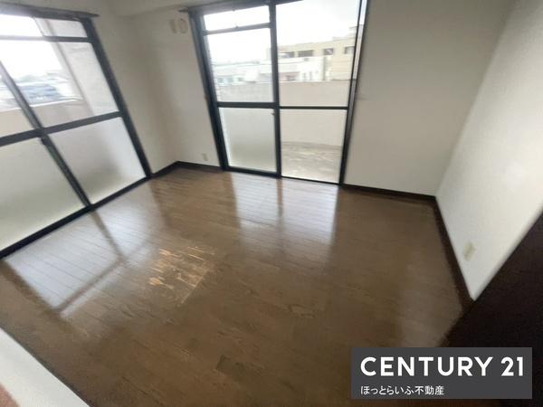 イオンモールまで歩いて5分圏内の中古マンションです
