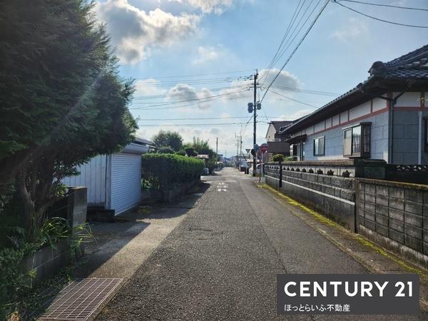 都城市南鷹尾町の中古一戸建て(前面道路含む現地写真)