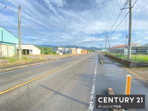 平坦な土地で使い勝手良好！南向きの公道に面しています
