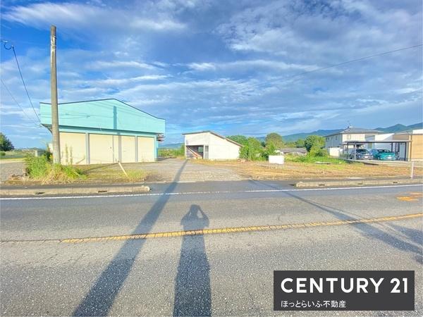 平坦な土地で使い勝手良好！南向きの公道に面しています