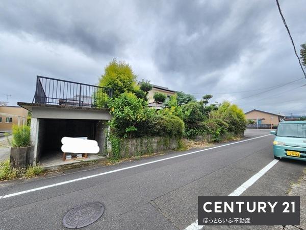 リフォームする、土地として売るどちらでも検討できる物件です