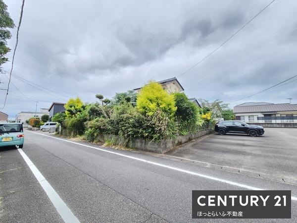 リフォームする、土地として売るどちらでも検討できる物件です