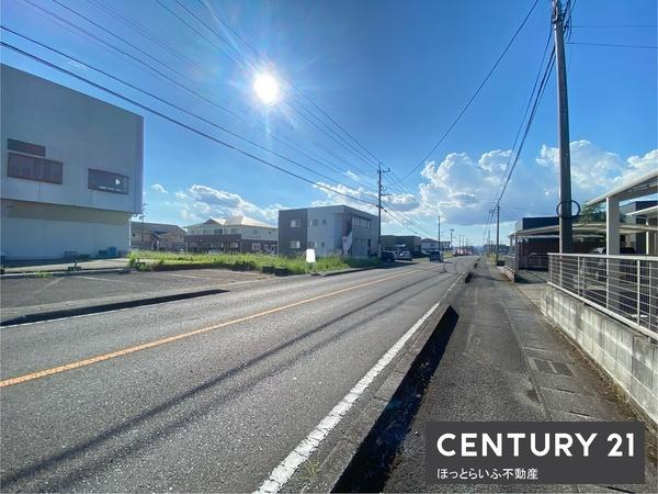 駅まで徒歩約5分の便利な売地です