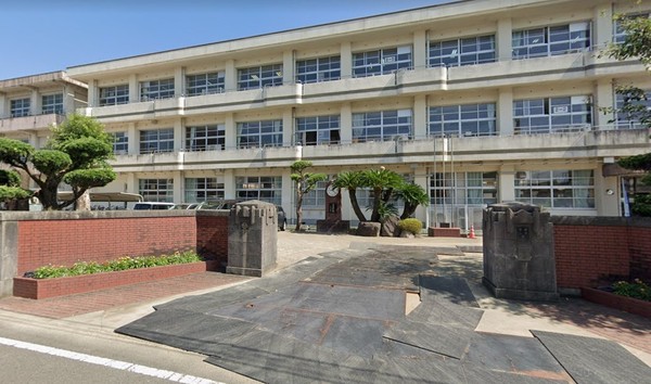 都城市広原町の土地(都城市立妻ケ丘中学校)