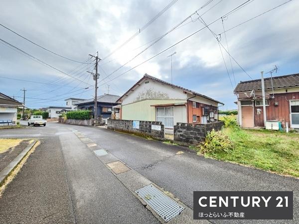 住宅地に６５坪の古屋付き土地が出ました