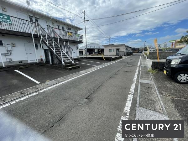 南向きの公道に接道　幅員5mで車の出入りもスムーズです