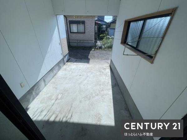 都城市高城町穂満坊の中古一戸建て(駐車場)