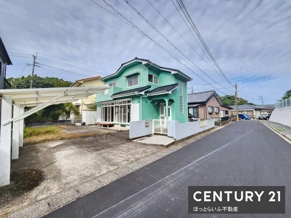 買い物にも便利な立地の中古住宅です