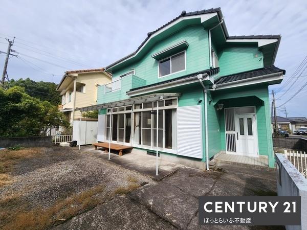 買い物にも便利な立地の中古住宅です