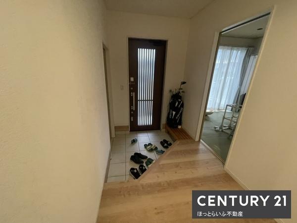 太陽光発電　蓄電池つきの元モデルハウス築浅中古物件