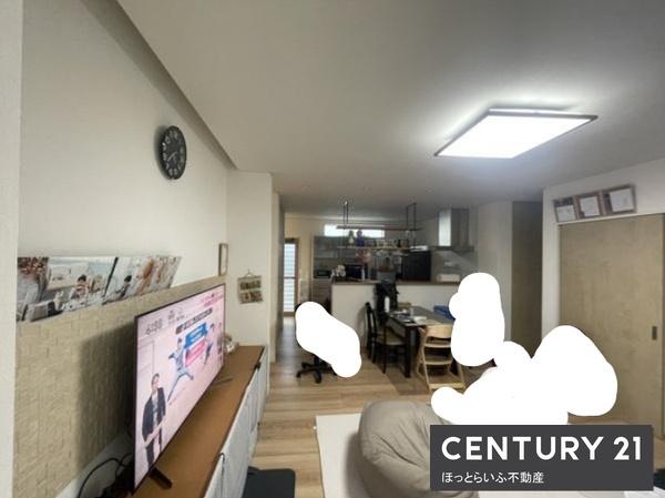 太陽光発電　蓄電池つきの元モデルハウス築浅中古物件