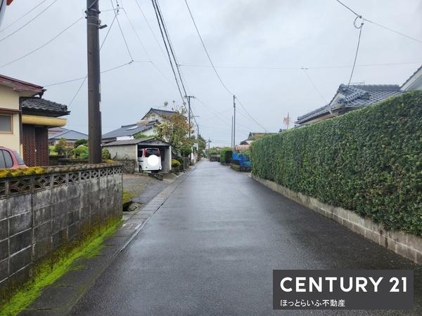 静かな環境にある土地です
