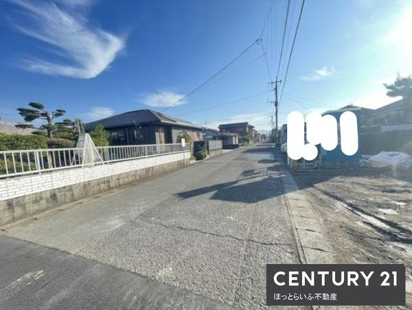 駐車スペース4台完備　小学校徒歩圏内に物件が登場しました