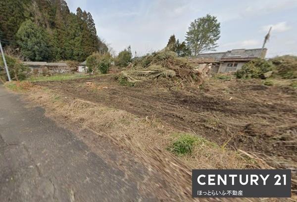 891坪の広い敷地の売地です。