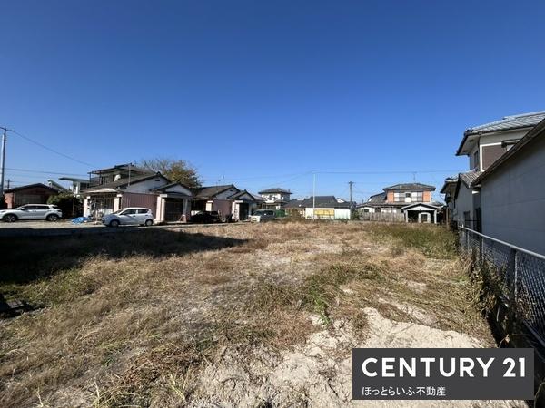 学校やお店まで徒歩圏内の嬉しい立地です