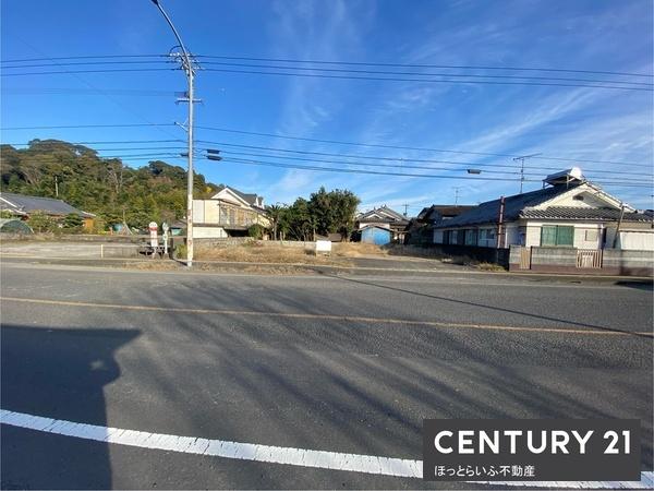 高速道路乗り口に近い好立地に土地が登場しました