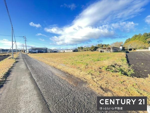 広々とした平坦地、角地の売地が登場しました