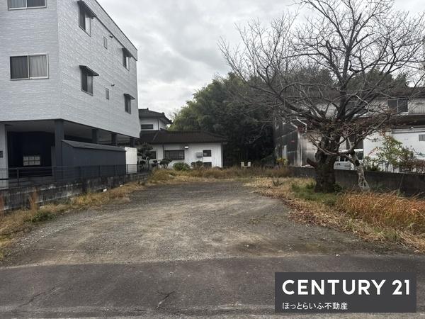 北向きの公道に面した約12mの接面