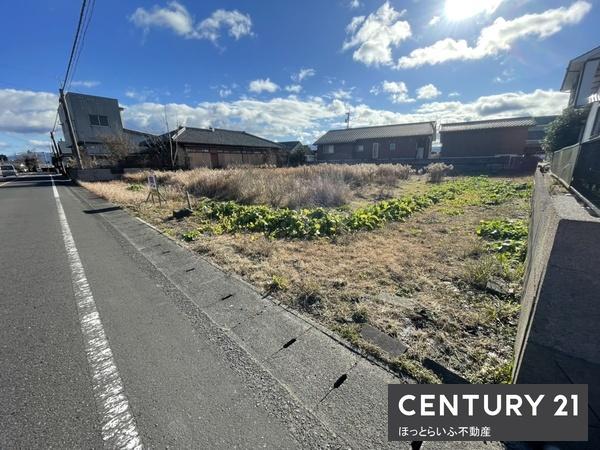 公道9.8mに接道し西向きで陽当たり良好です