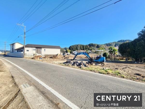 広々平坦地の売地です。建築条件ありません。