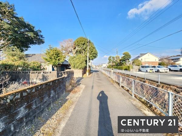 周辺施設が充実している場所にある土地です