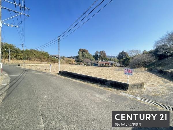 平坦地で角地の売地です　事業用地に最適です