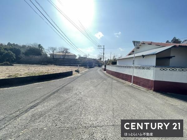 平坦地で角地の売地です　事業用地に最適です
