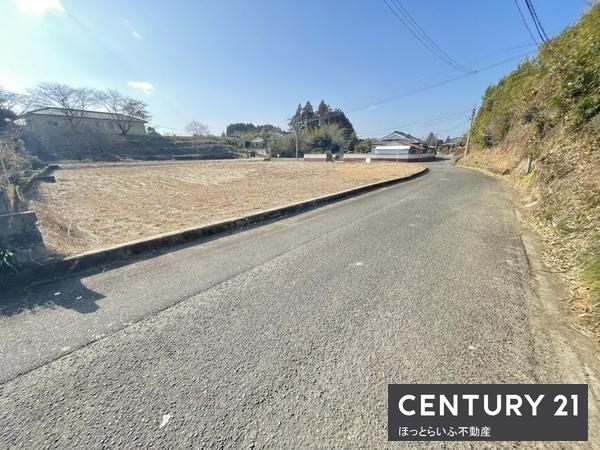 平坦地で角地の売地です　事業用地に最適です
