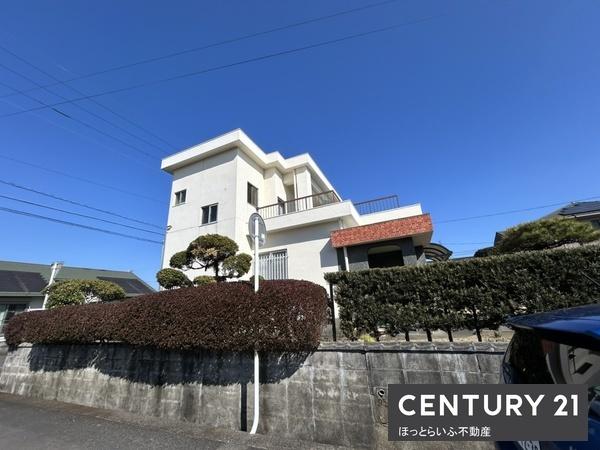 2階建て鉄筋コンクリート造の中古戸建です