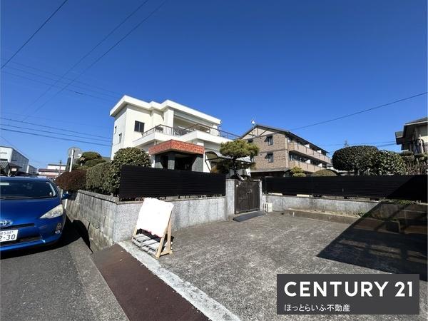 2階建て鉄筋コンクリート造の中古戸建です